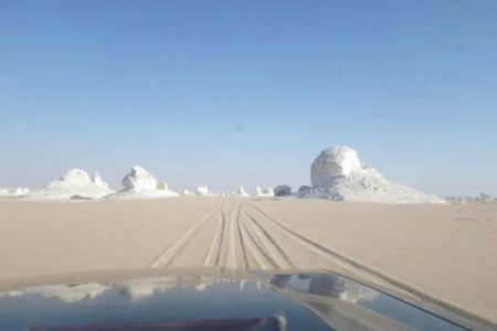 White Desert and Black Desert 3 Days / 2 Nights Tour Package